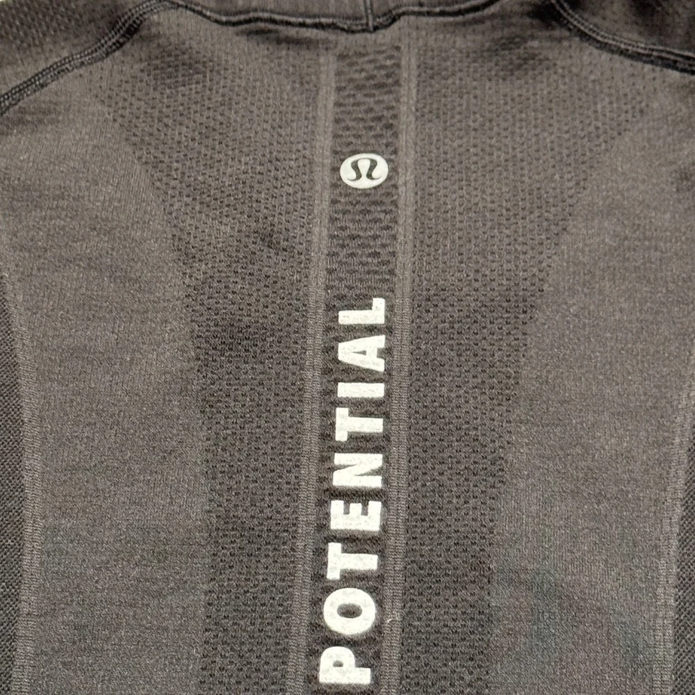 Lululemon Shirt Womens 6 Black Tier x Equinox Tee Fitted Stretch Performance
